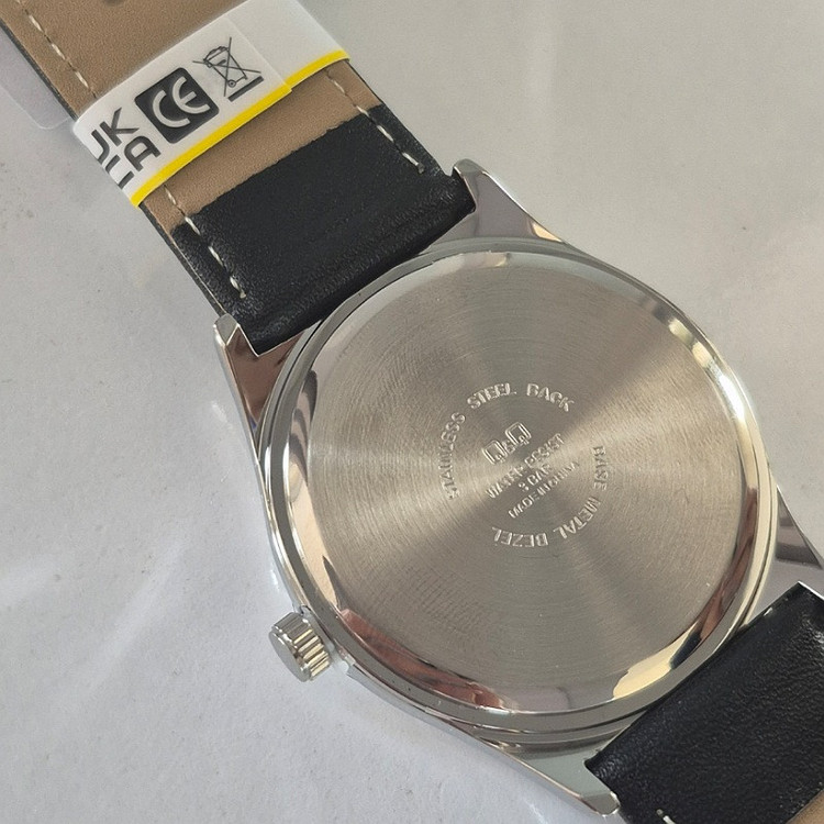 ساعت مچی عقربهای کوارتز مردانه کیو اند کیو مدل C68A-005PY