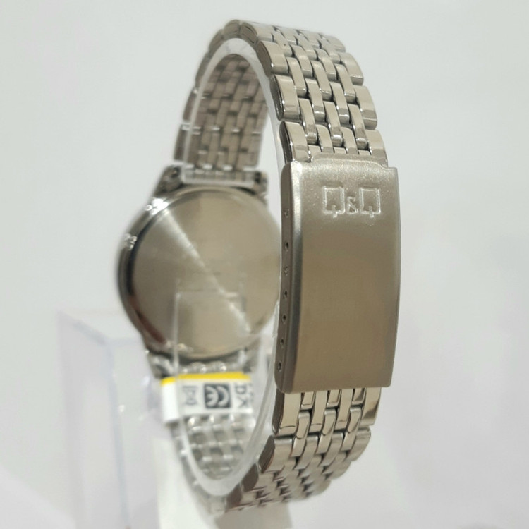 ساعت مچی عقربه ای زنانه کیو اند کیو مدل QZ81J202Y