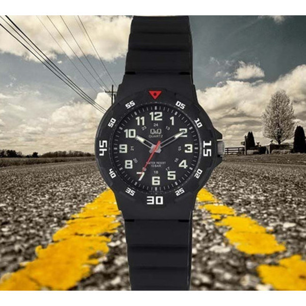 ساعت مچی عقربه ای کیو اند کیو مدل vr19j01y